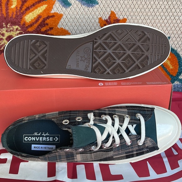 Converse 166852C
CHUCK 70 OX 
BLACK/FADED SPRUCE
Men’s sneakers - athletic shoes - Picture 4 of 16